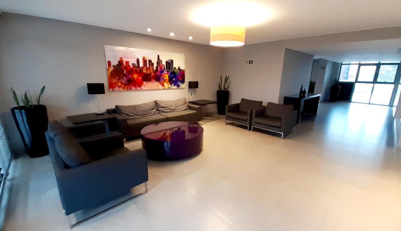 Estudio Aconchegante No Centro De Curitiba - Ar Condicio E Localizacao Perfeita! מראה חיצוני תמונה
