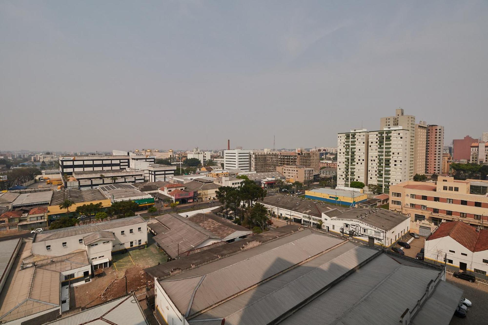 Estudio Aconchegante No Centro De Curitiba - Ar Condicio E Localizacao Perfeita! מראה חיצוני תמונה